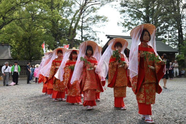 スタッフブログ新元号「令和」・安藤家入城400年・世界遺産 鬪雞神社創建1600年記念「紀州梅道中」藤巖神社梅干奉納 -万葉から室町、江戸、そして令和へ- 2019.5.13